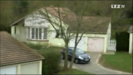 Petits secrets entre voisins - L'inconnu d'en face