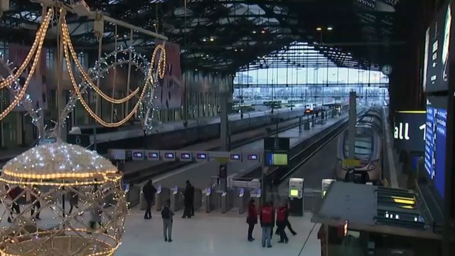 لليوم الثاني على التوالي الإضراب يشل فرنسا