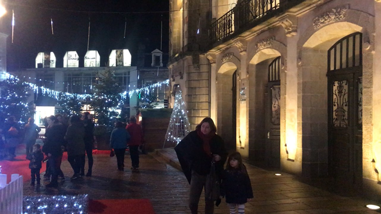 La boîte aux lettres du père Noël est derrière la mairie