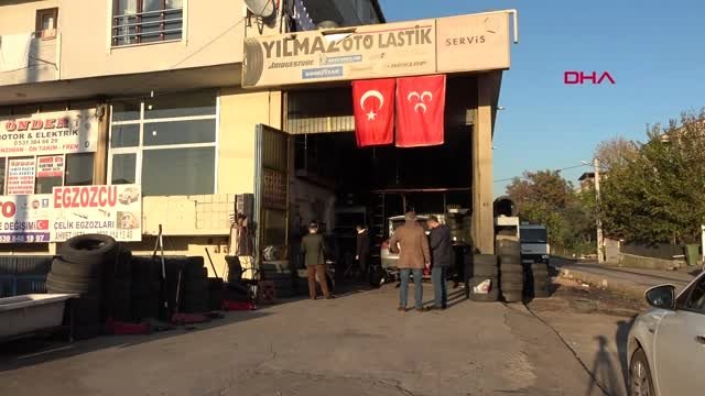 Tamir etmeye çalıştığı lastik patlayınca yere savruldu