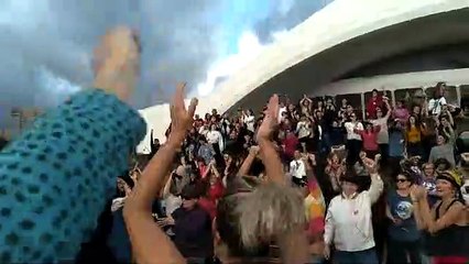 Las mujeres gritan en Santa Cruz contra las violaciones