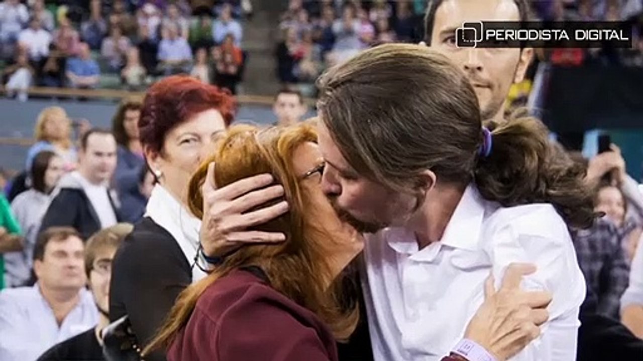 Pablo Iglesias, alias 'El Coletas Cariñoso', reparte besos en los morros