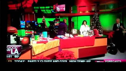 Presentadora de TV se cae en directo