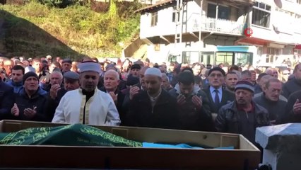 Böbreğini verdiği oğlunun acısına 3 ay dayanabildi