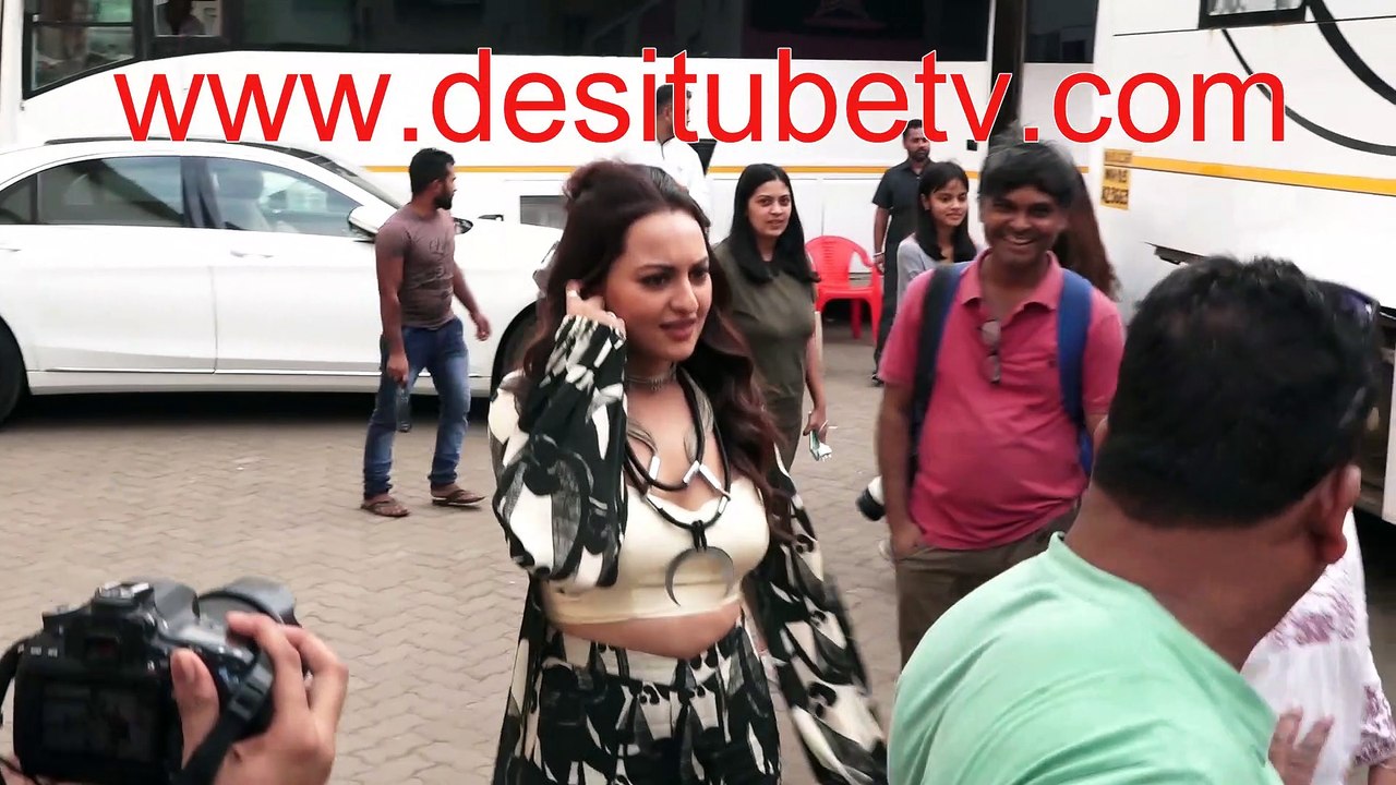 Dabangg 3 Salman Khan Sonakshi Sinha Warina Hussain spotted outside studio shooting for the movie