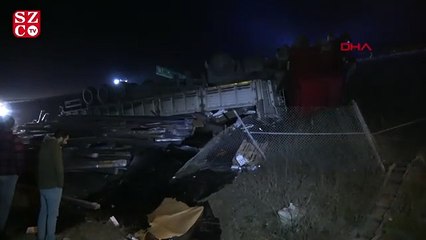Demir yüklü TIR şarampole devrildi