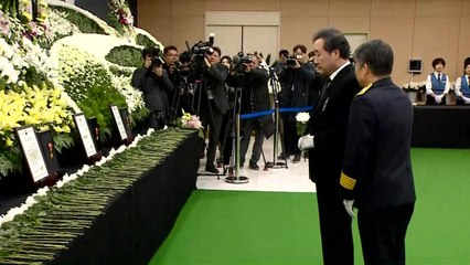 이낙연 총리 순직자 빈소 찾아 ..."더 안전한 나라 만들 것' / YTN