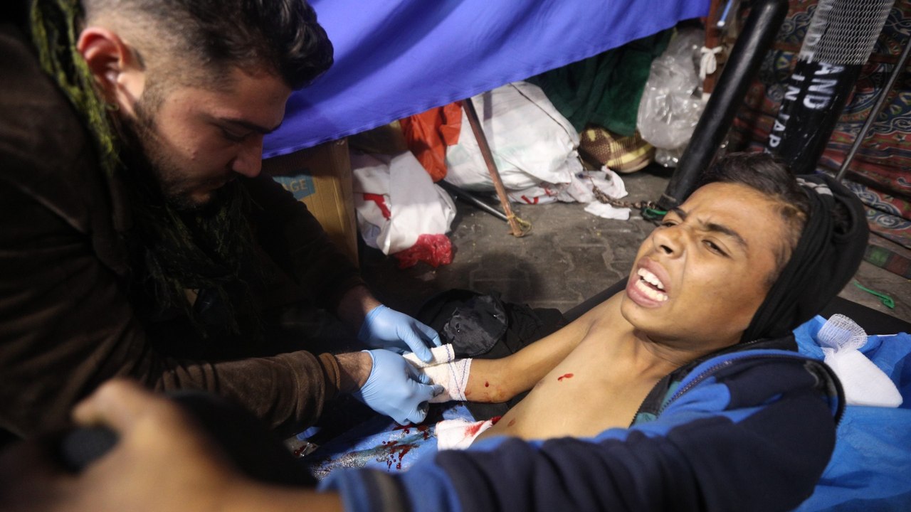 Several killed in central Baghdad as assailants fire live rounds