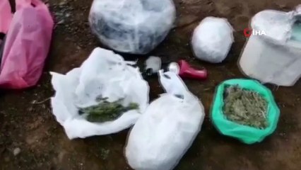 Jandarma takip etti, 2 şüpheliyi 12 kilo 870 gram esrarla yakaladı