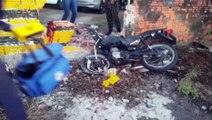 Rapaz fica gravemente ferido após bater com moto em muro, na Região do Lago