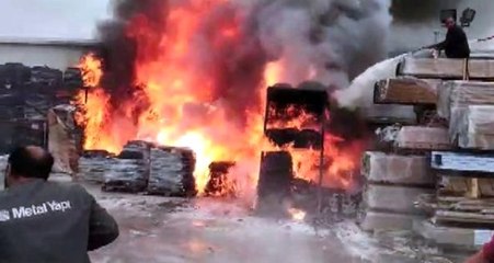 Son dakika: Çatalca'da fabrikada yangın çıktı! Malzemeler cayır cayır yandı