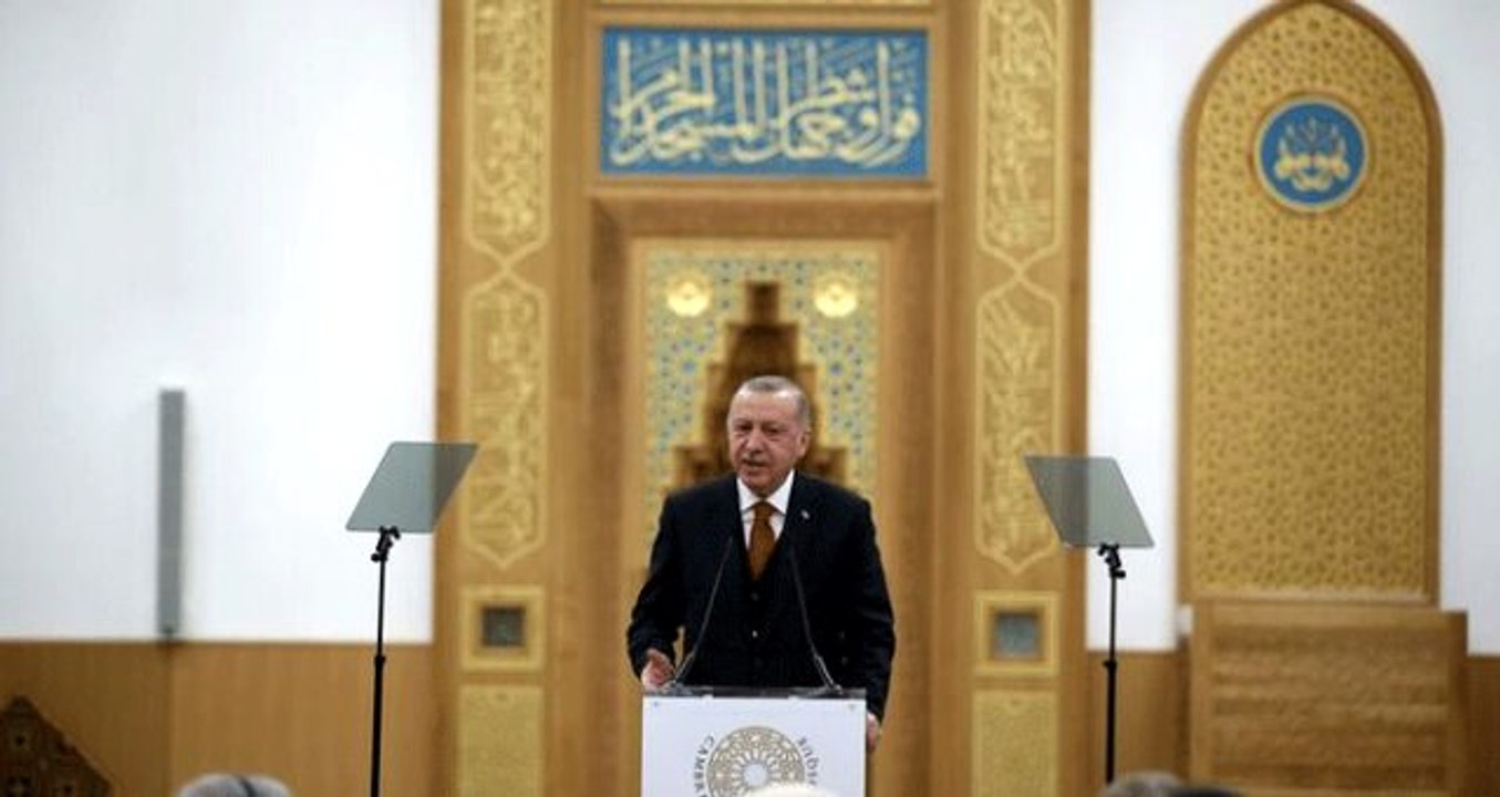 Yusuf İslam'ın medya danışmanı, Cumhurbaşkanı Erdoğan'ın açılışını yaptığı camide Müslüman oldu