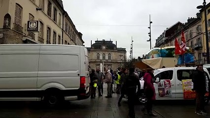 Les manifestants à Lons