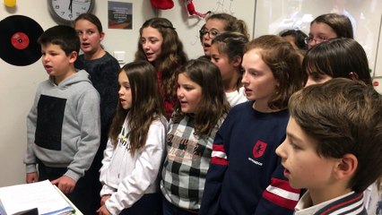 Miramas : le sénateur Bill Cassidi ému par l'hymne de la Louisiane des élèves