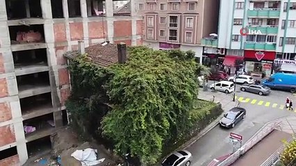 Rize’deki Sarmaşık Kaplı Ev Görenleri Şaşırtıyor