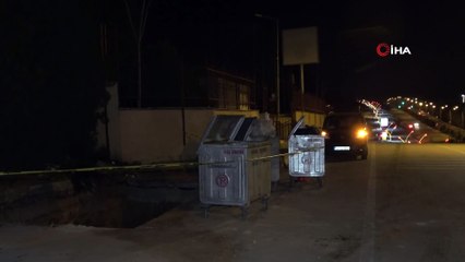 Yeraltı çöp konteyneri için kazılmış kuyuya düştü