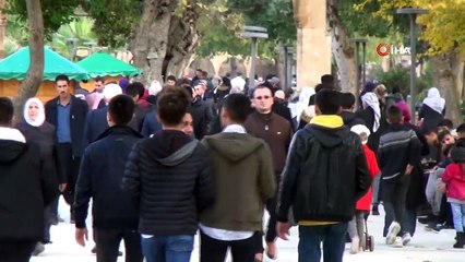 Güneşli havayı fırsat bilenler Balıklıgöl'e akın etti