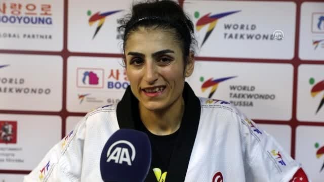 Milli tekvandocu Hatice Kübra İlgün'ün madalya sevinci