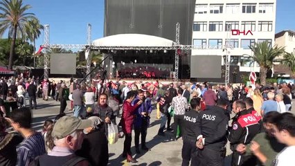 Antalya alanya'da noel pazarı kuruldu