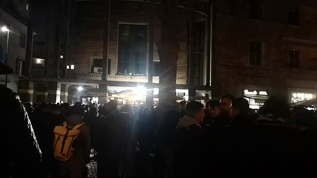 Lazio-Juventus, cori dei biancocelesti a Ponte Milvio