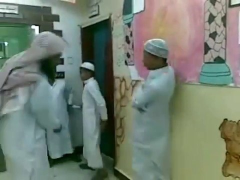 الفرق بين المدرس العربي والمدرس الاجنبي