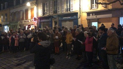 La Ploñjadenn entonnée par une chorale éphémère à Douarnenez