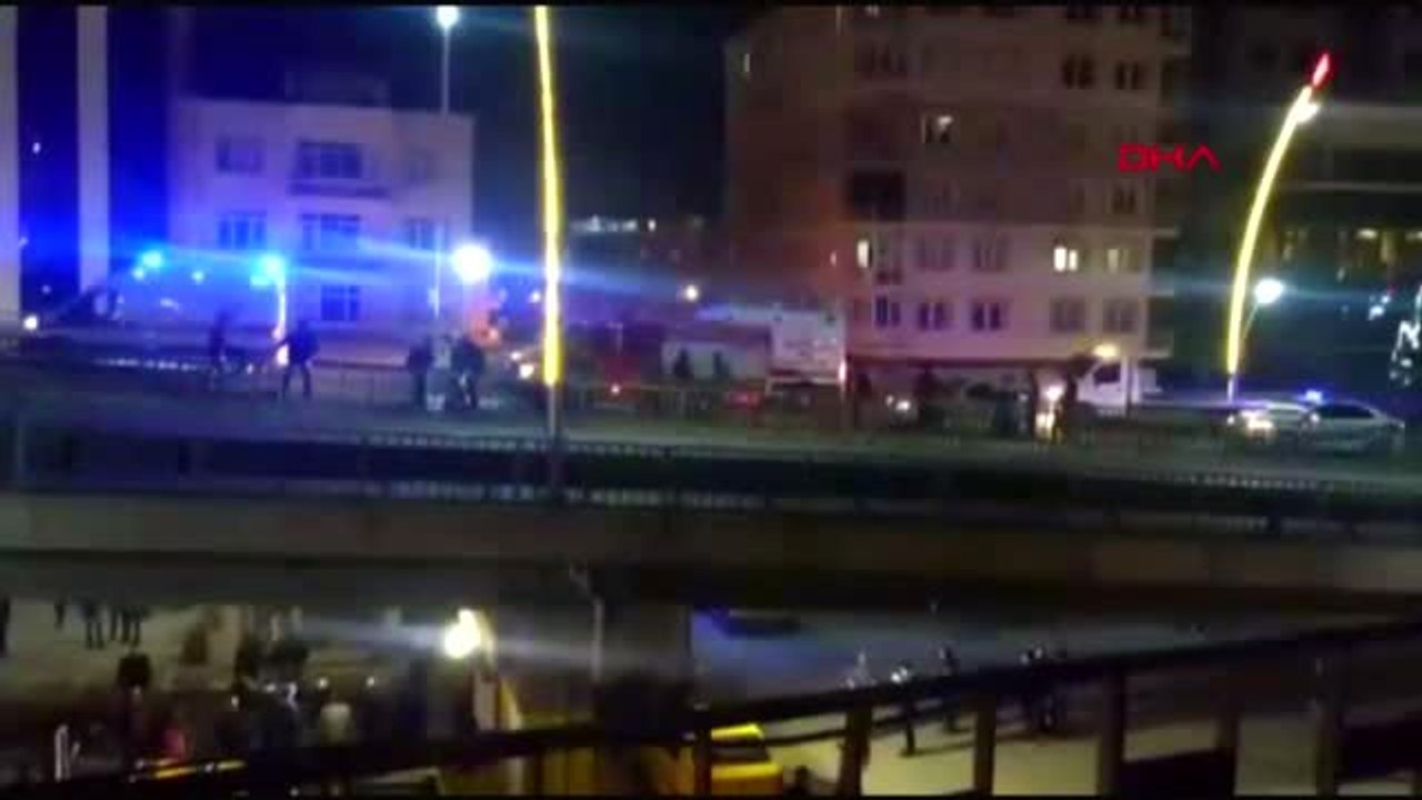 Uşak'ta kontrolden çıkan otomobil bariyerlere çarptı 5 yaralı