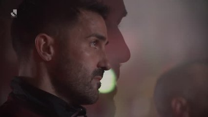 David Villa bids emotional farewell to football