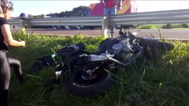 Moto BMW S1000 se envolve em acidente na BR-467