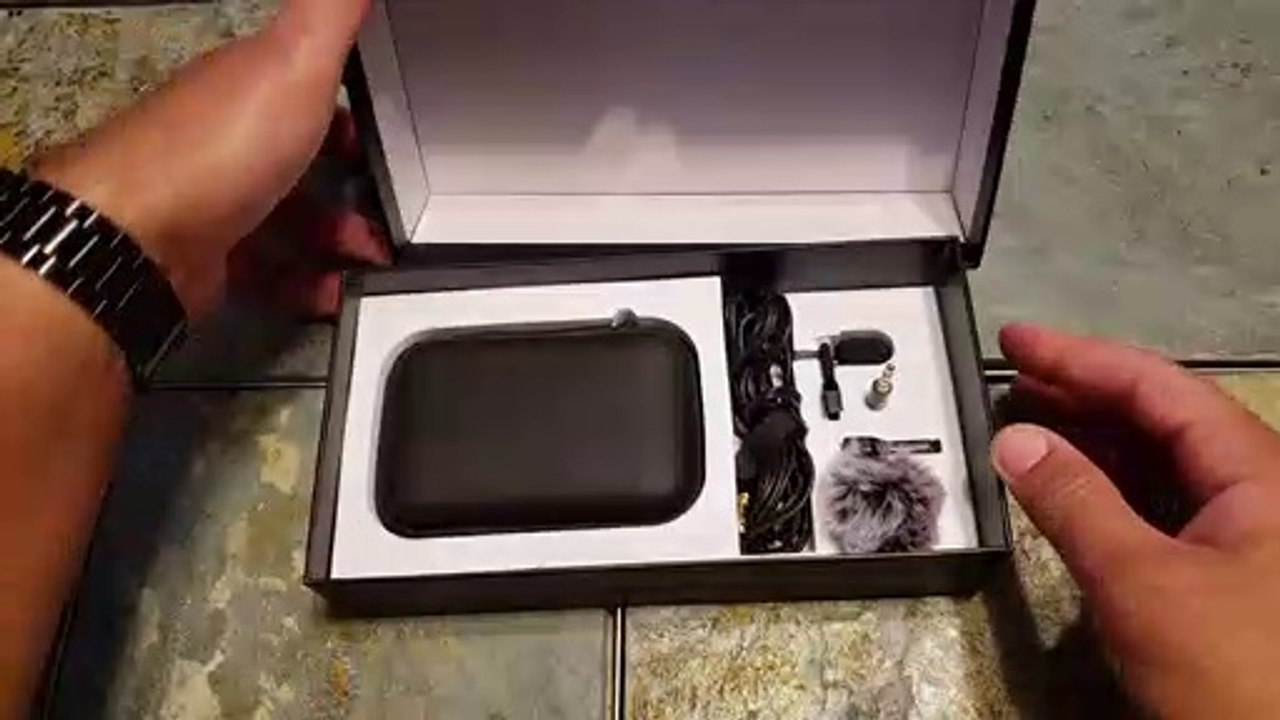 Gadget Goodness: BluQbt Professional High Audio Lapel Mic