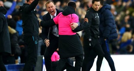 Mourinho'nun başlattığı akım sürüyor! Sevincini top toplayıcı çocukla paylaştı