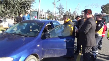 Sağlıkçılar “Yaşama yol verin” dedi