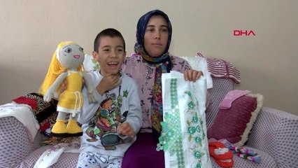 İzmir oğlunun tedavisi için ördüğü ürünleri satan anneden yardım talebi