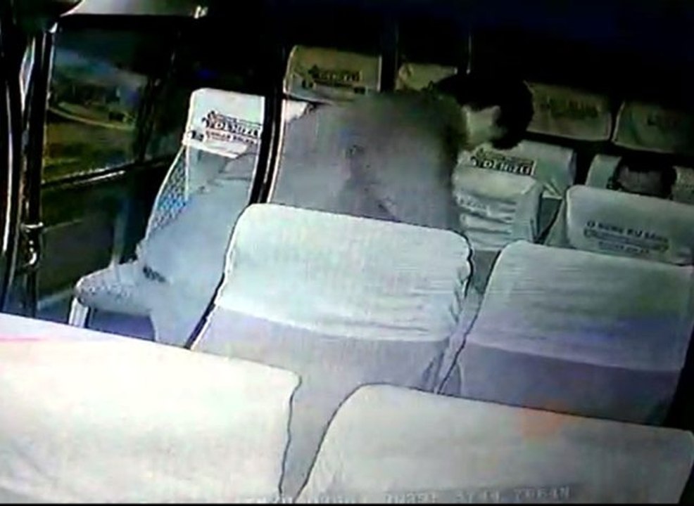 2 bin TL'lik cep telefonu hırsızlığı güvenlik kamerasında