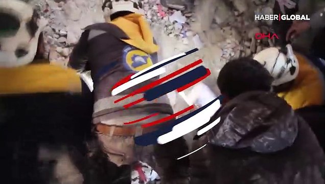 Suriye'de rejim ve Rus uçakları İdlib'i bombaladı... Enkazda can pazarı