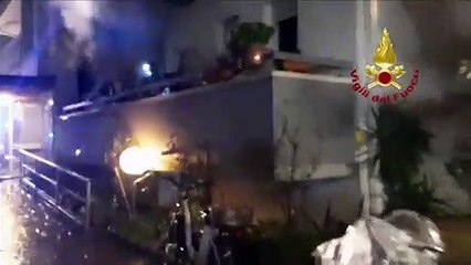 Download Video: Incendio a Riccione, evacuata una palazzina 07.12.19)