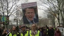 Macron se enfrenta en la calle a protestas sindicales y de chalecos amarillos