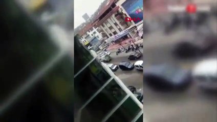 Görenler şaştı kaldı! Polisleri engellemek için kırk takla attı
