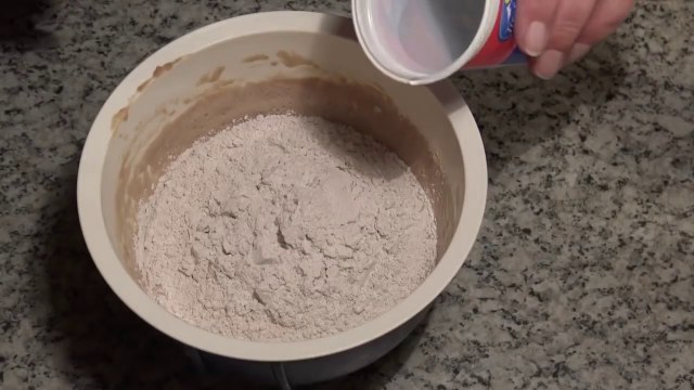 Sauerteig herstellen und Ansatz aufbereiten