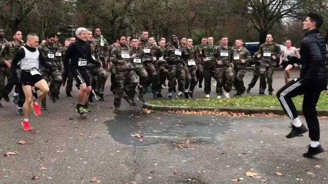 Course sur route - le 1er Régiment de Tirailleurs d'Epinal à l'échauffement avant l'Epi'Run - La Tirailleur