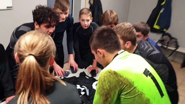 Joie des U15 après leur victoire contre Courcelles-sur-Nied