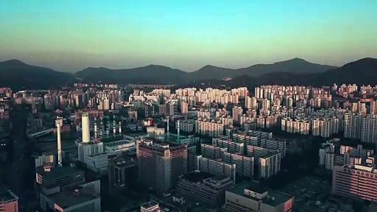 Taryn Elliott - A City Gets Sunlight - City/Nature (No Copyright Video 84) [4K]