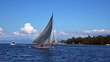 Calypso yacht à voile sur le lac Léman