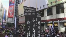 Una gran marcha pacífica recorre Hong Kong pidiendo reformas democráticas