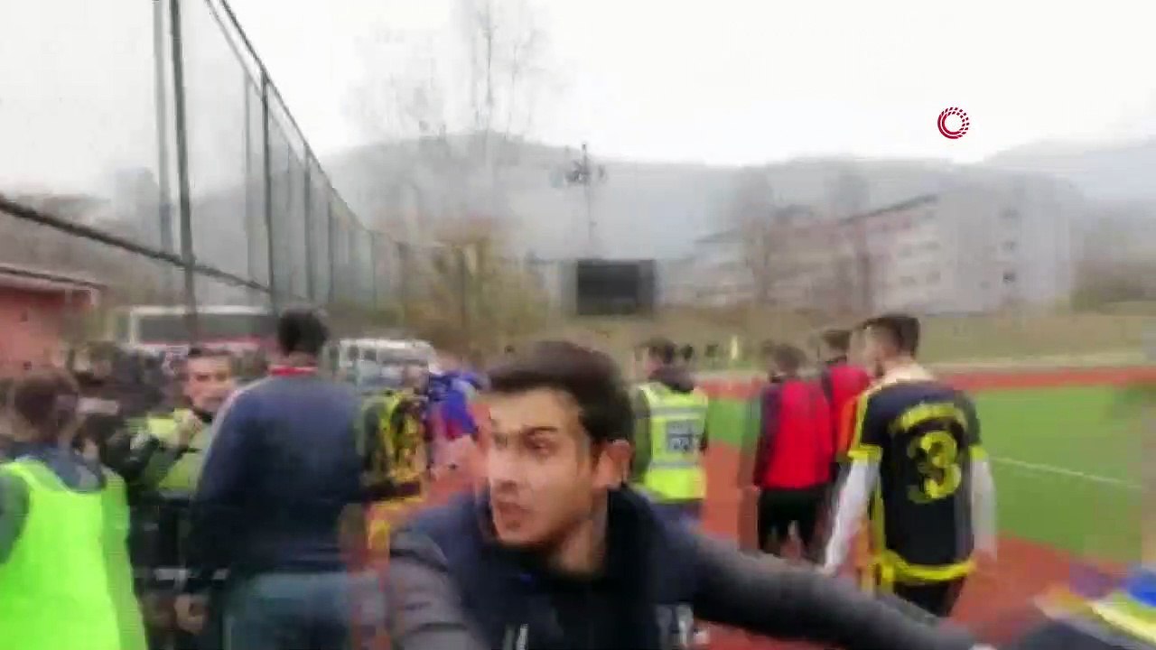 Amatör lig maçında taraftarlar birbirine girdi: 1 yaralı