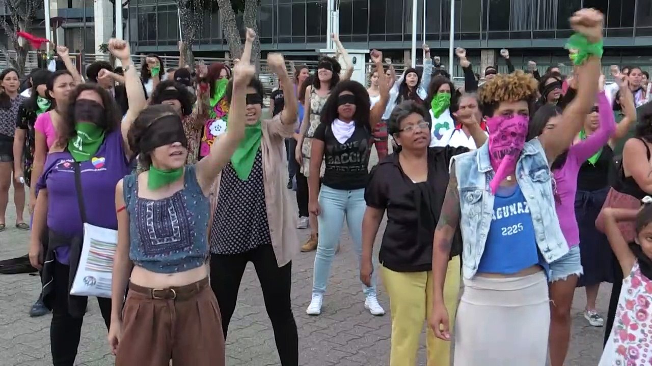 “Un violador en tu camino” pierde fuerza en una Venezuela desgarrada por la política