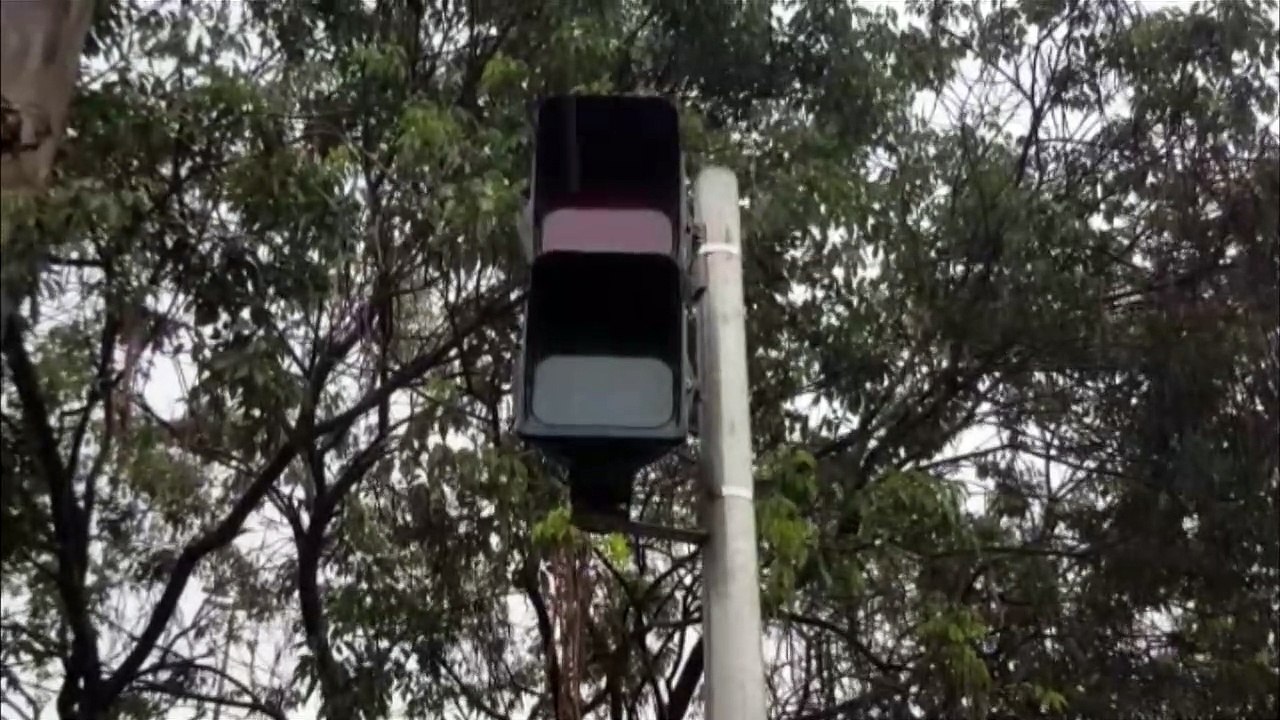 Semáforos estão inoperantes na Avenida Tancredo Neves