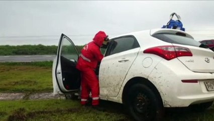 Jovem de 20 anos é socorrida em acidente na BR-467