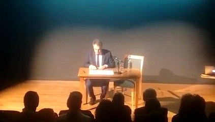 Las 'hordas' de Twitter dan una paliza Zapatero por su inglés 'makoki' en la Universidad de Oxford