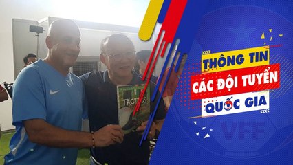 HLV Park Hang Seo và món quà ý nghĩa từ một cổ động viên đặc biệt | VFF Channel